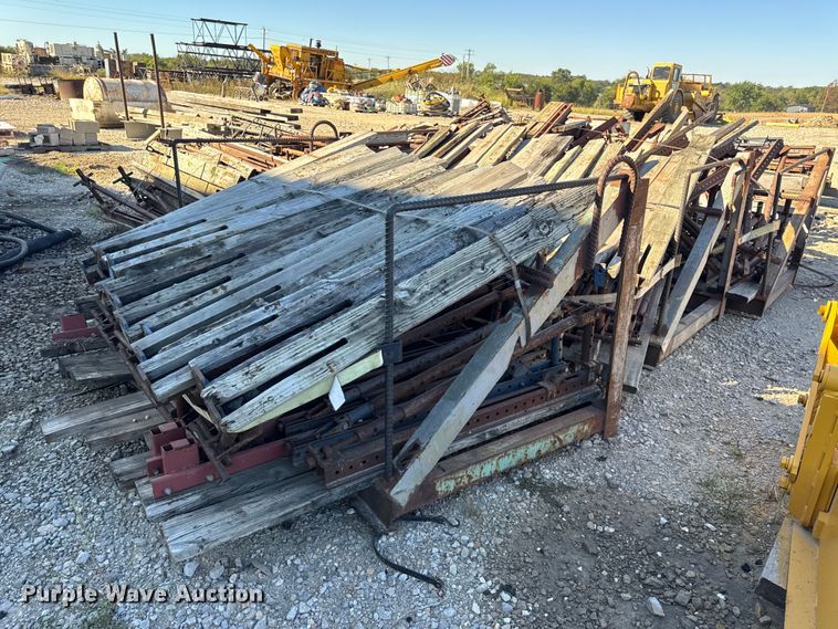 image for item EN0514 Approximately 250 bridge overhang brackets