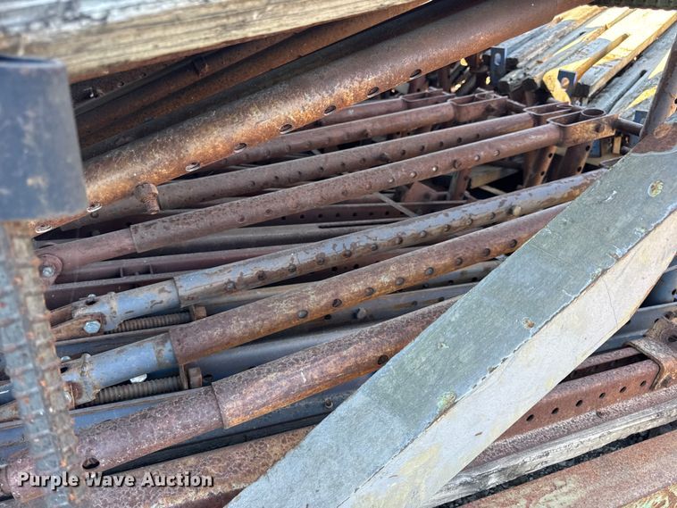 image for item EN0514 Approximately 250 bridge overhang brackets