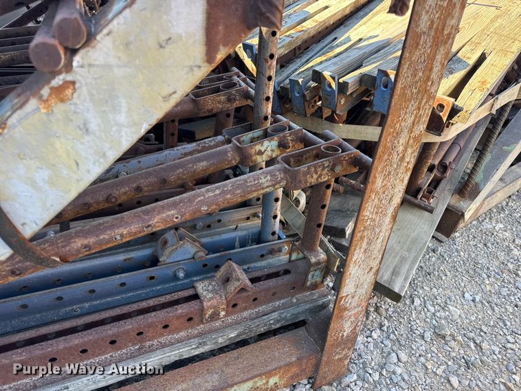 image for item EN0514 Approximately 250 bridge overhang brackets