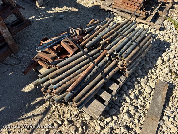 image for item EN0514 Approximately 250 bridge overhang brackets