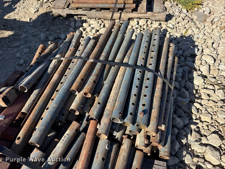 image for item EN0514 Approximately 250 bridge overhang brackets