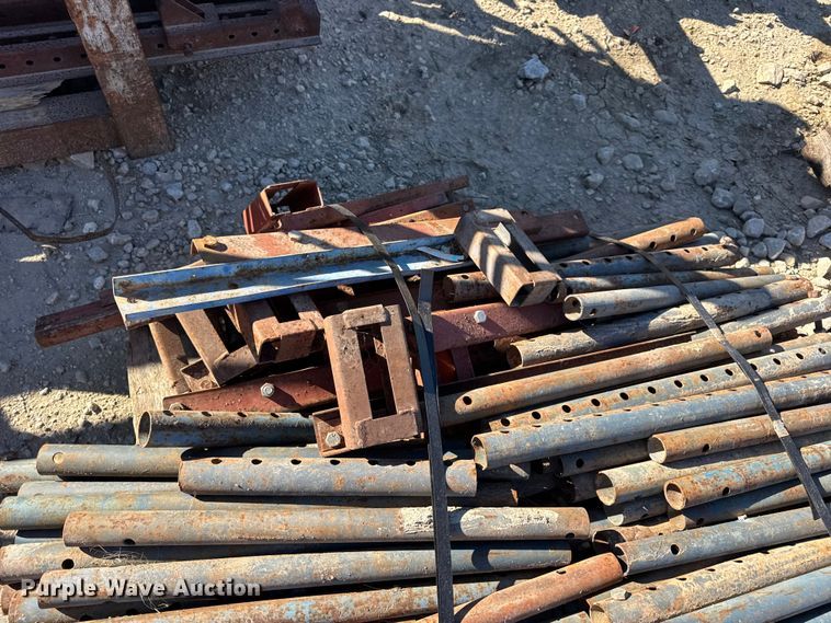 image for item EN0514 Approximately 250 bridge overhang brackets