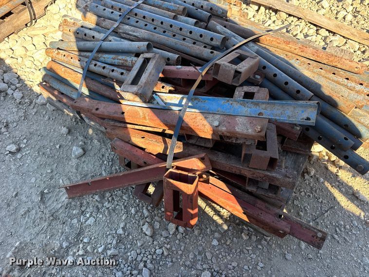 image for item EN0514 Approximately 250 bridge overhang brackets