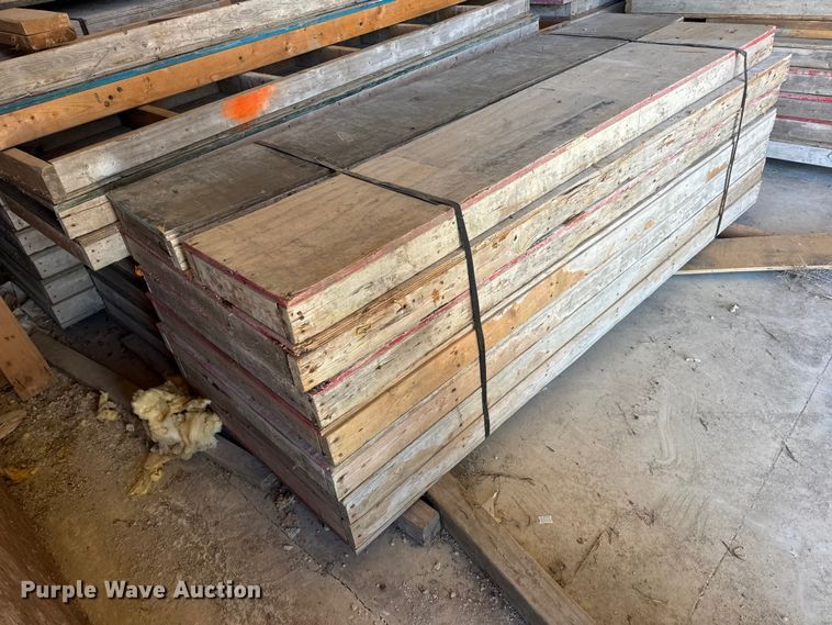 image for item EN0516 Approximately 170 concrete forms