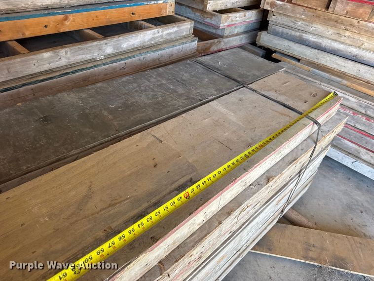 image for item EN0516 Approximately 170 concrete forms