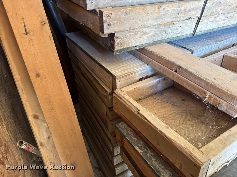 image for item EN0516 Approximately 170 concrete forms