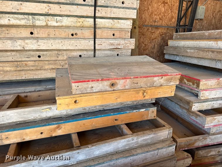 image for item EN0516 Approximately 170 concrete forms