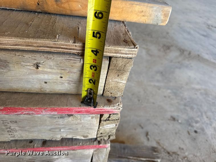 image for item EN0516 Approximately 170 concrete forms