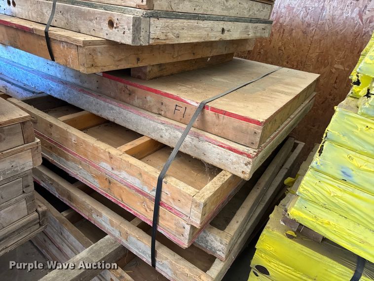 image for item EN0516 Approximately 170 concrete forms