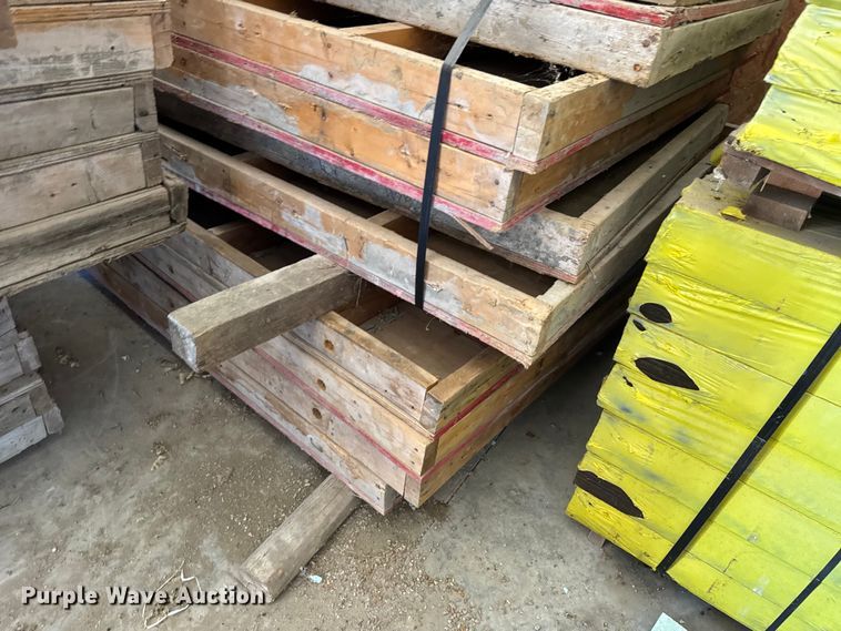 image for item EN0516 Approximately 170 concrete forms