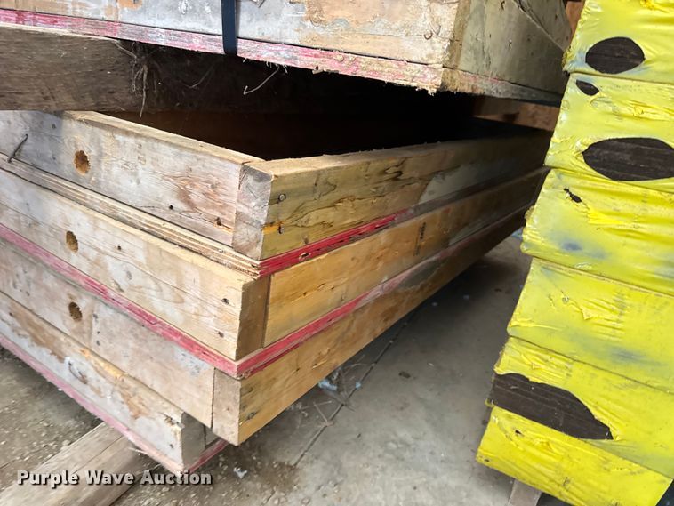 image for item EN0516 Approximately 170 concrete forms