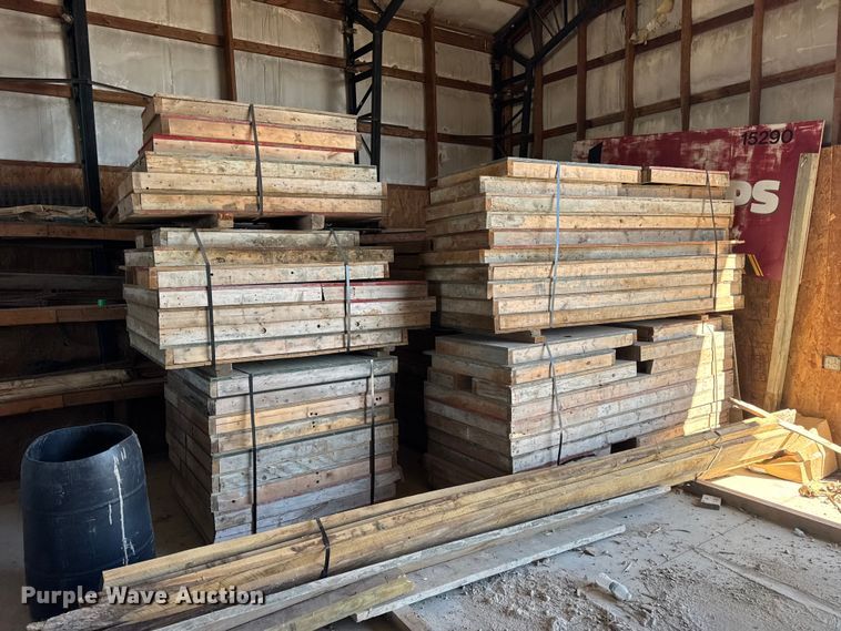 image for item EN0516 Approximately 170 concrete forms