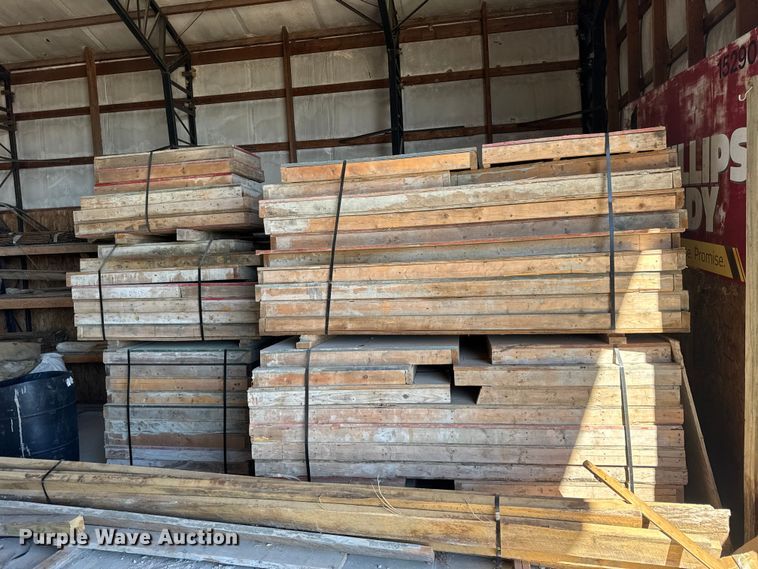 image for item EN0516 Approximately 170 concrete forms