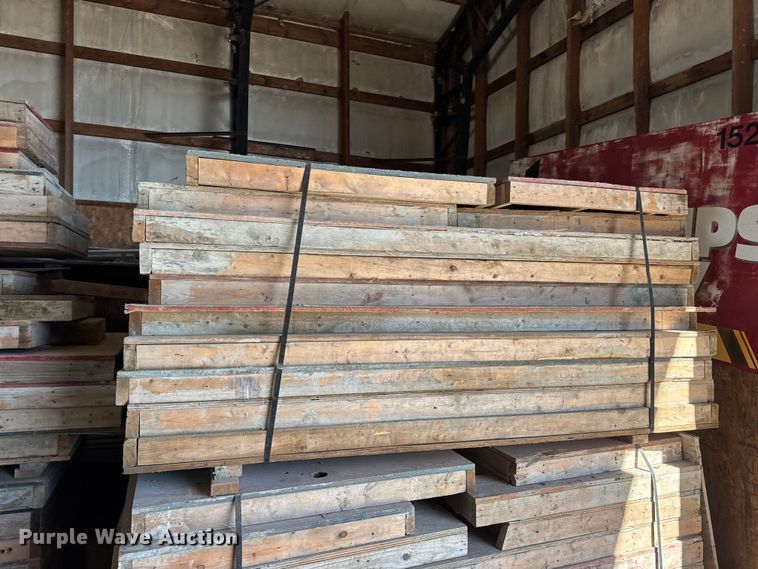 image for item EN0516 Approximately 170 concrete forms