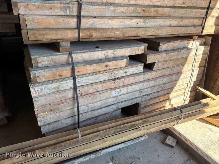 image for item EN0516 Approximately 170 concrete forms