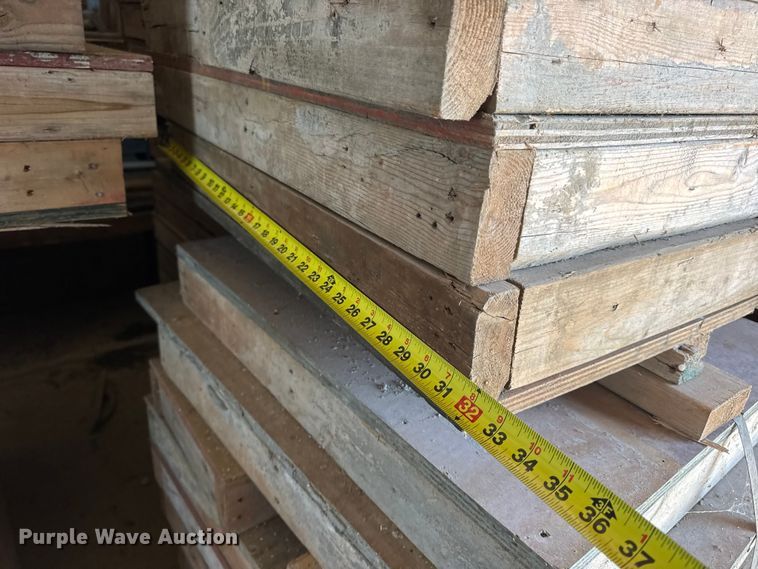 image for item EN0516 Approximately 170 concrete forms