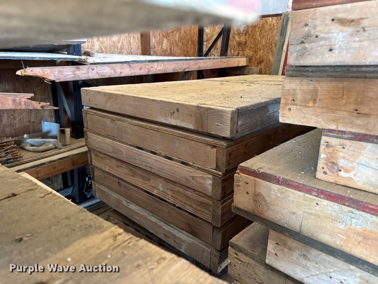 image for item EN0516 Approximately 170 concrete forms