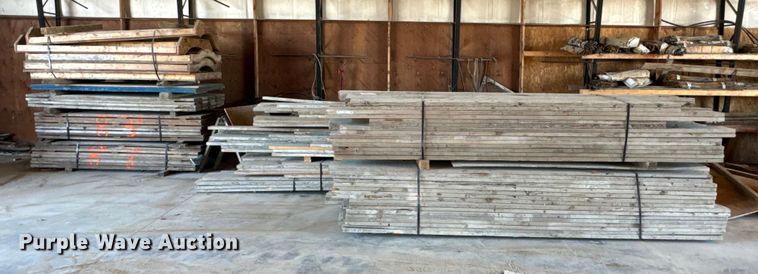 image for item EN0518 Approximately 360 pieces of lumber