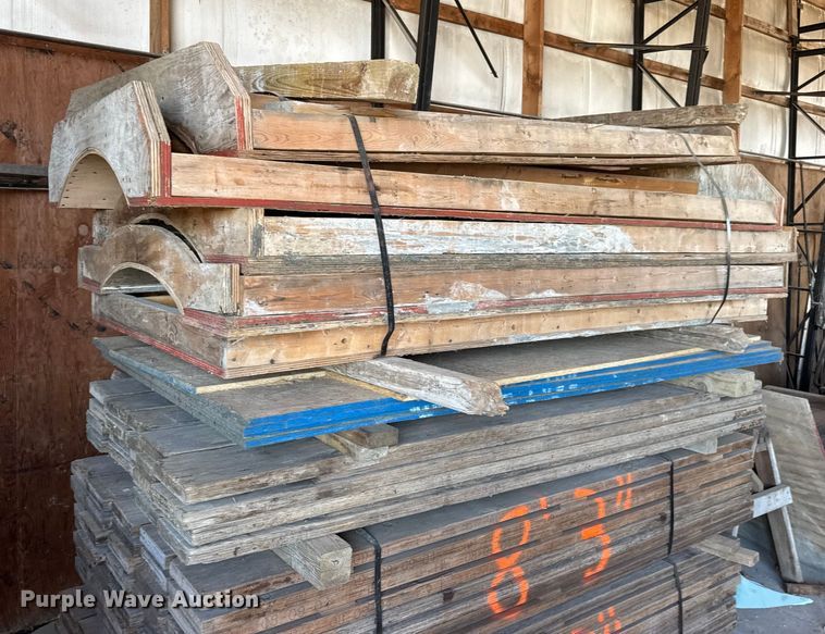 image for item EN0518 Approximately 360 pieces of lumber