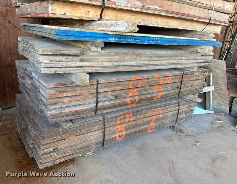 image for item EN0518 Approximately 360 pieces of lumber