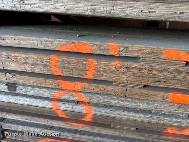 image for item EN0518 Approximately 360 pieces of lumber