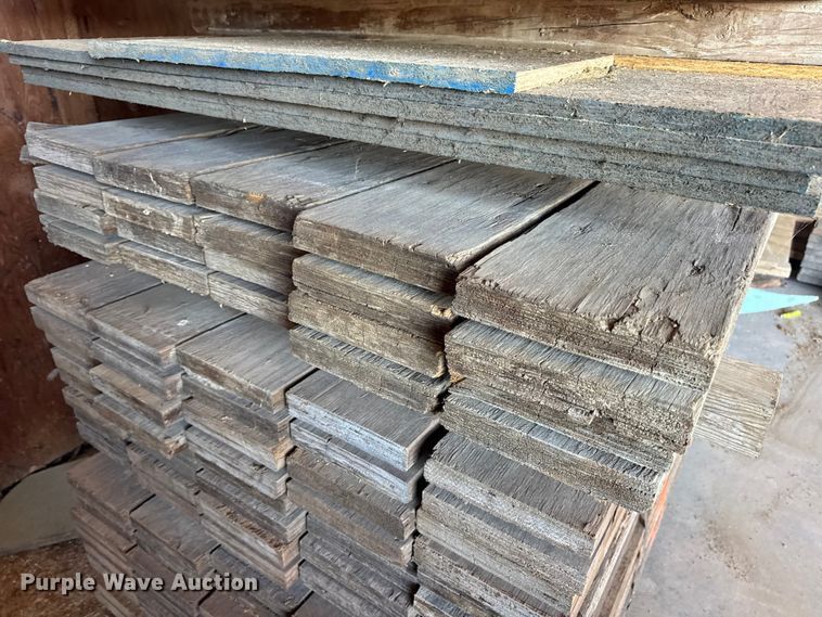 image for item EN0518 Approximately 360 pieces of lumber