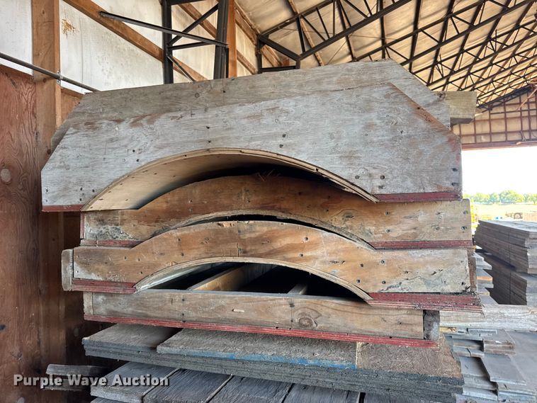 image for item EN0518 Approximately 360 pieces of lumber