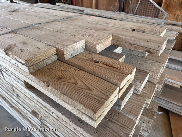 image for item EN0518 Approximately 360 pieces of lumber