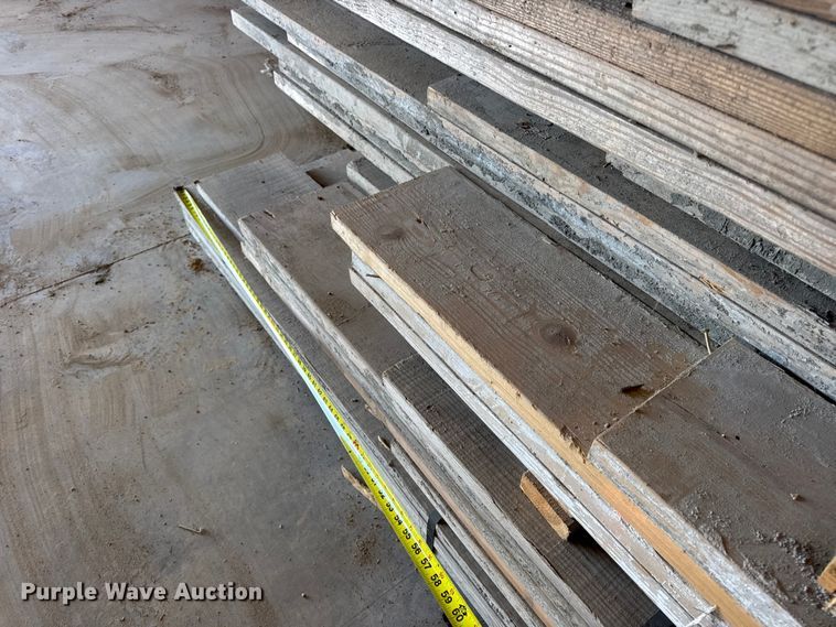 image for item EN0518 Approximately 360 pieces of lumber