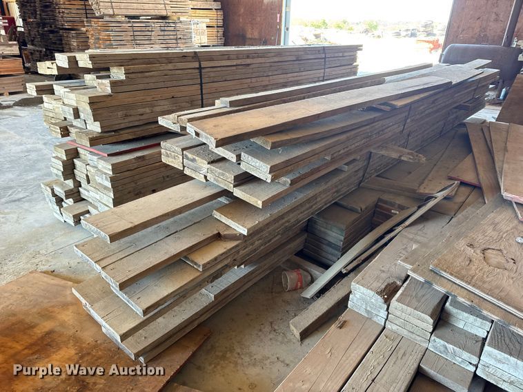 image for item EN0518 Approximately 360 pieces of lumber