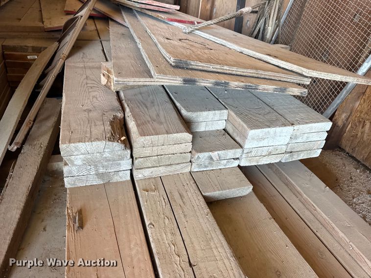 image for item EN0518 Approximately 360 pieces of lumber