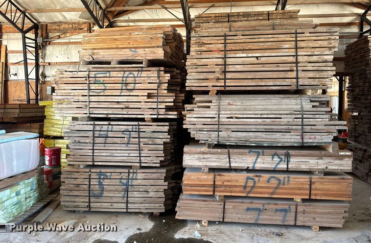 image for item EN0519 Approximately 1,900 pieces of lumber