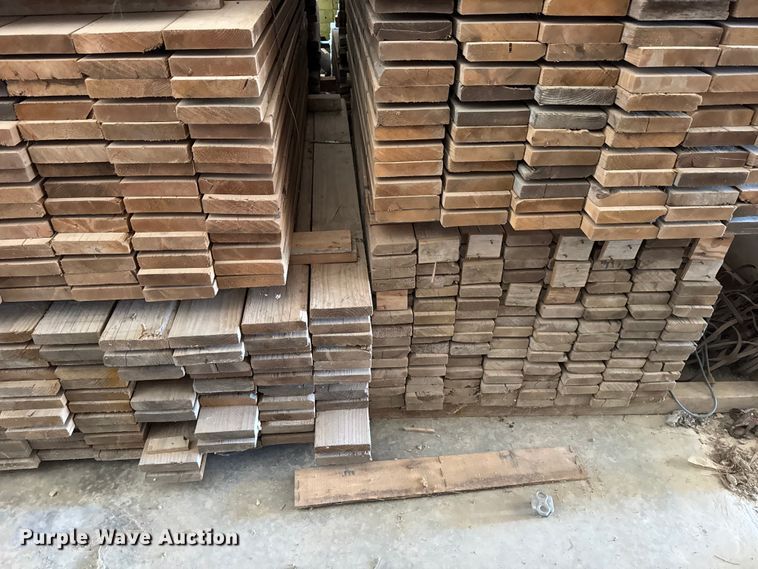 image for item EN0519 Approximately 1,900 pieces of lumber