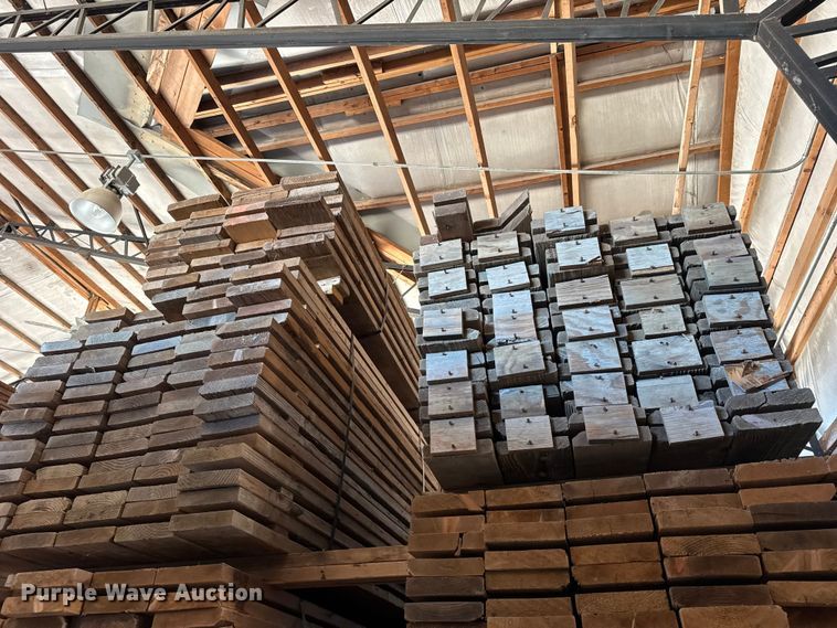 image for item EN0519 Approximately 1,900 pieces of lumber