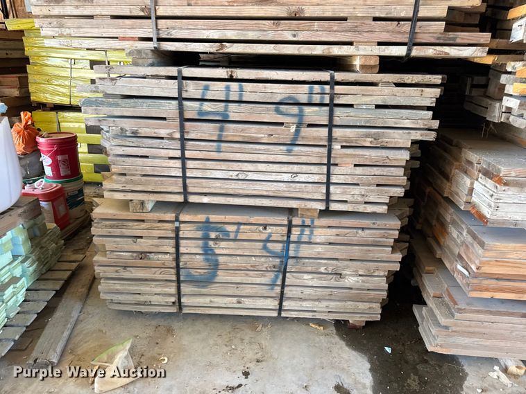 image for item EN0519 Approximately 1,900 pieces of lumber