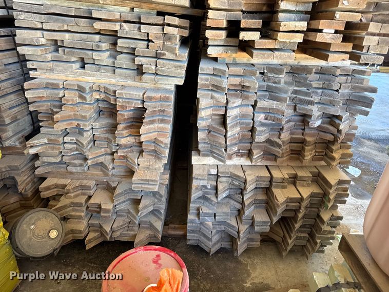 image for item EN0519 Approximately 1,900 pieces of lumber