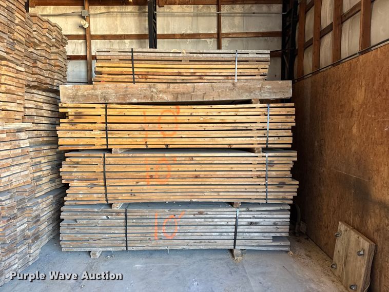 image for item EN0520 Approximately 2,400 pieces of lumber