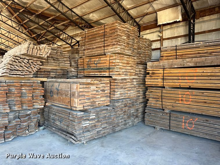 image for item EN0520 Approximately 2,400 pieces of lumber