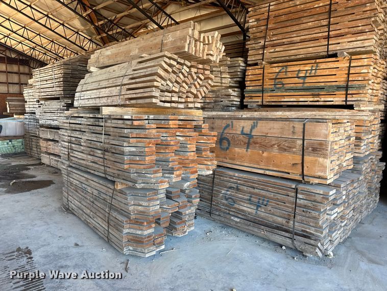 image for item EN0520 Approximately 2,400 pieces of lumber