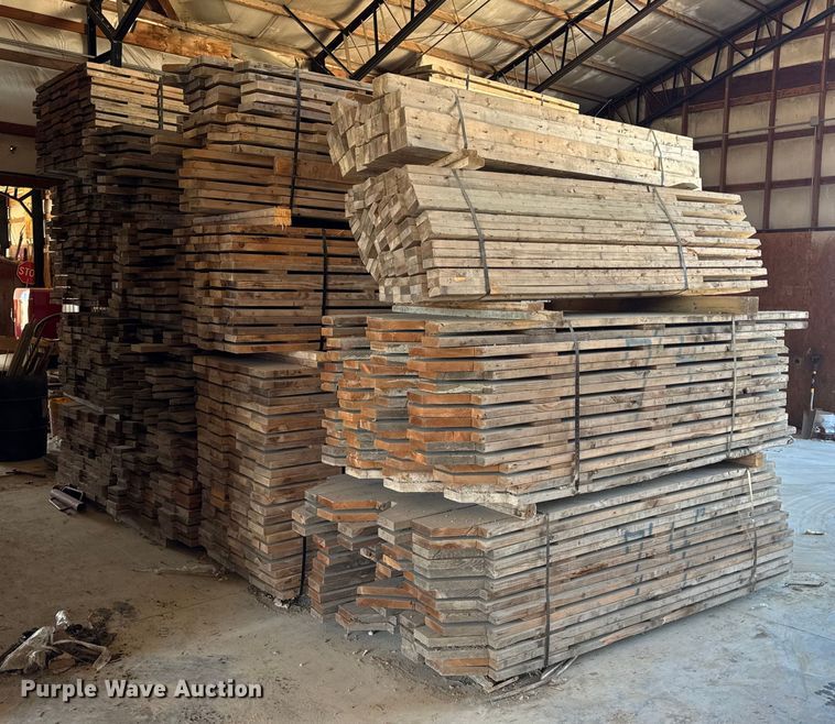 image for item EN0520 Approximately 2,400 pieces of lumber