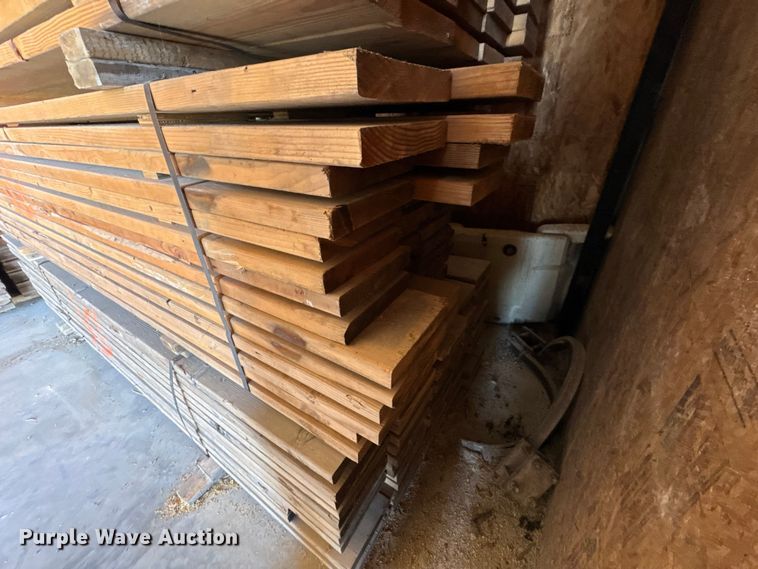 image for item EN0520 Approximately 2,400 pieces of lumber