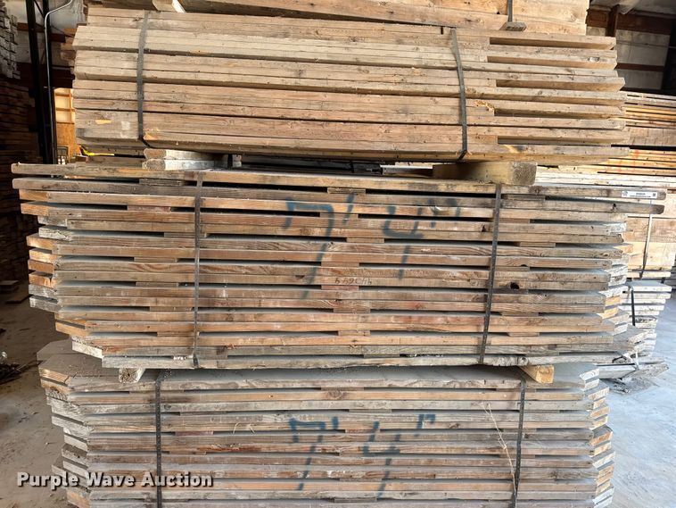 image for item EN0520 Approximately 2,400 pieces of lumber