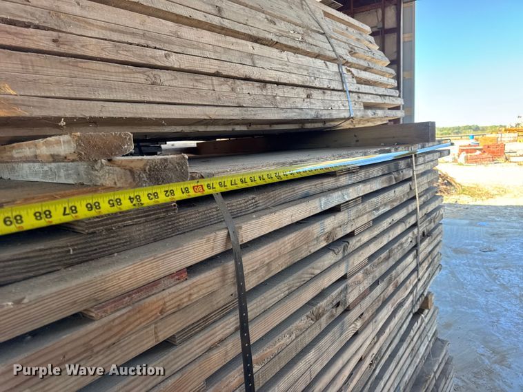 image for item EN0520 Approximately 2,400 pieces of lumber