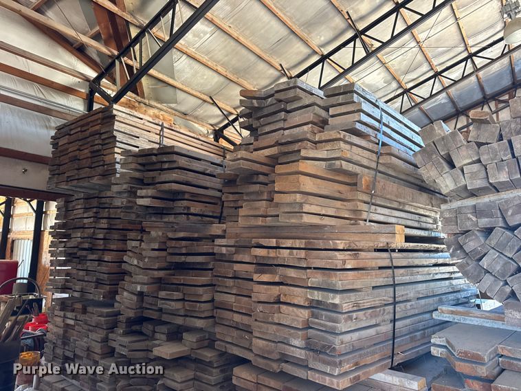 image for item EN0520 Approximately 2,400 pieces of lumber
