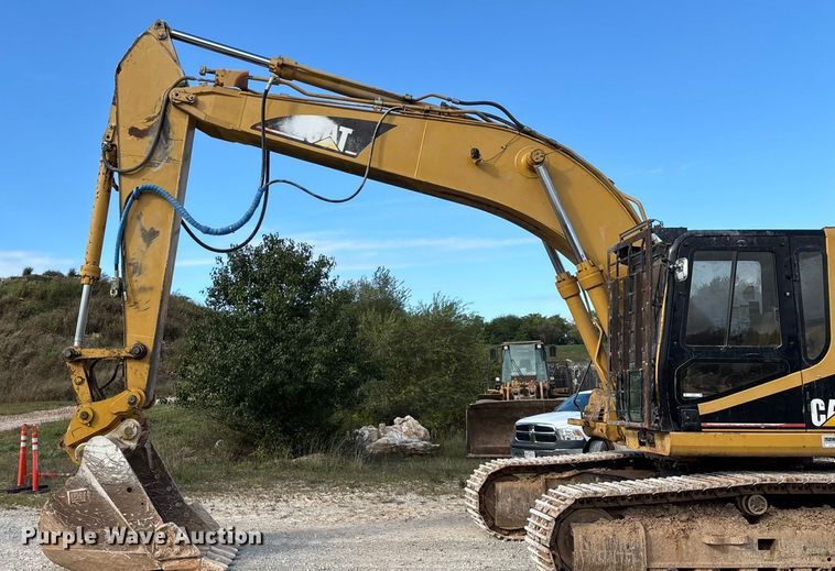 image for item EN5603 1998 Caterpillar 325B L excavator