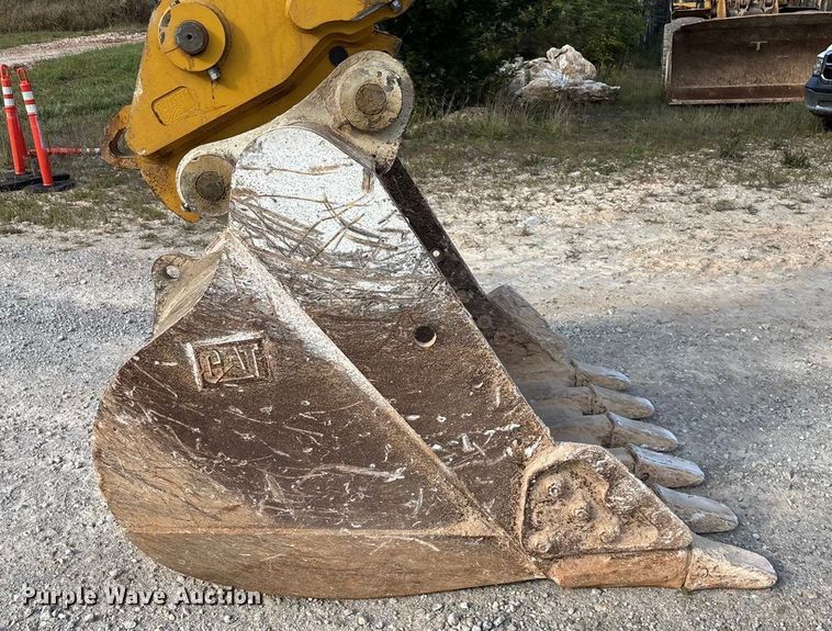 image for item EN5603 1998 Caterpillar 325B L excavator