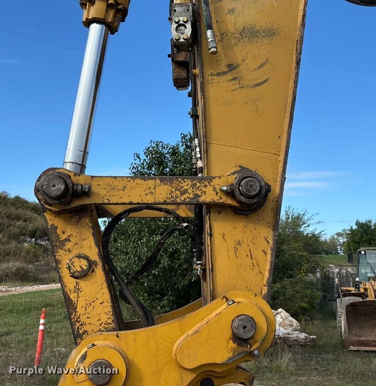 image for item EN5603 1998 Caterpillar 325B L excavator