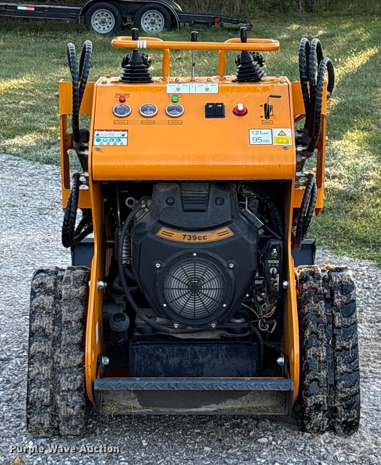 image for item EN5648 Landberd Equipment compact utility loader