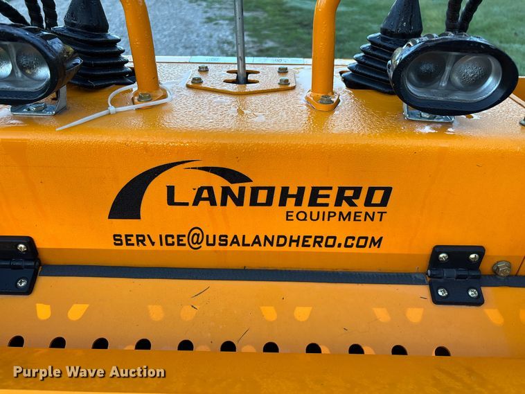 image for item EN5648 Landberd Equipment compact utility loader