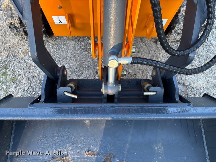 image for item EN5648 Landberd Equipment compact utility loader